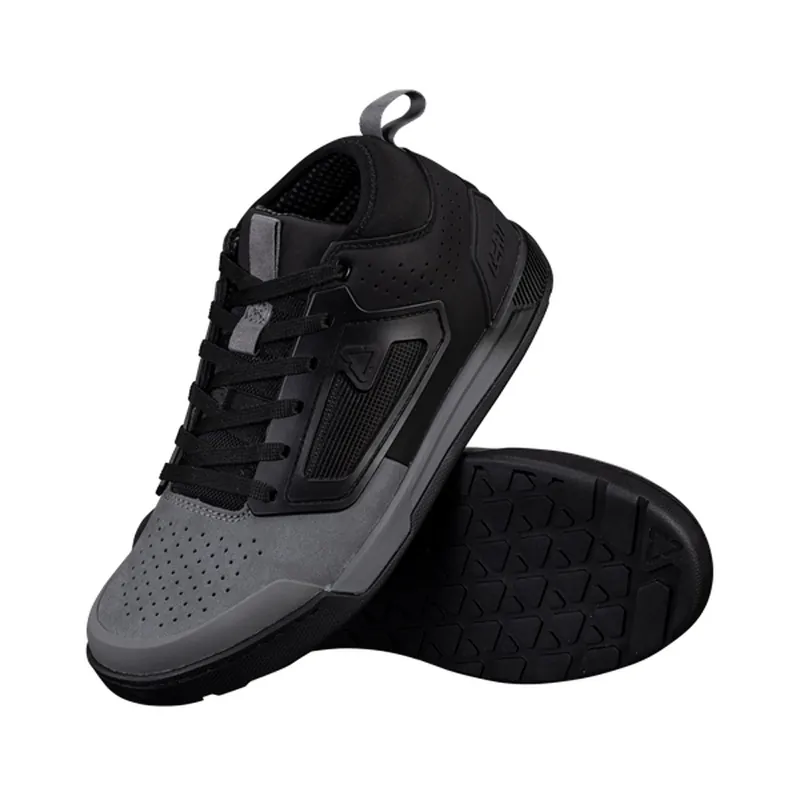 Tani LEATT NOWOŚĆ BUTY ROWEROWE FLAT 3.0 (PLATFORMY) SHOE STEALTH KOLOR CZARNY/GRAFITOWY ROZMIAR 43.5 / 27.5 cm