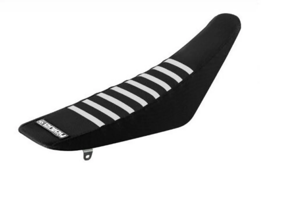 Ostatnie sztuki ENJOY WYPRZEDAŻ SEAT COVER POKROWIEC / POSZYCIE NA SIEDZENIE HUSQVARNA TC FC ‘19-‘22 TE FE ‘20-‘23 RIBBED LOGO KOLOR CZARNY/BIAŁY
